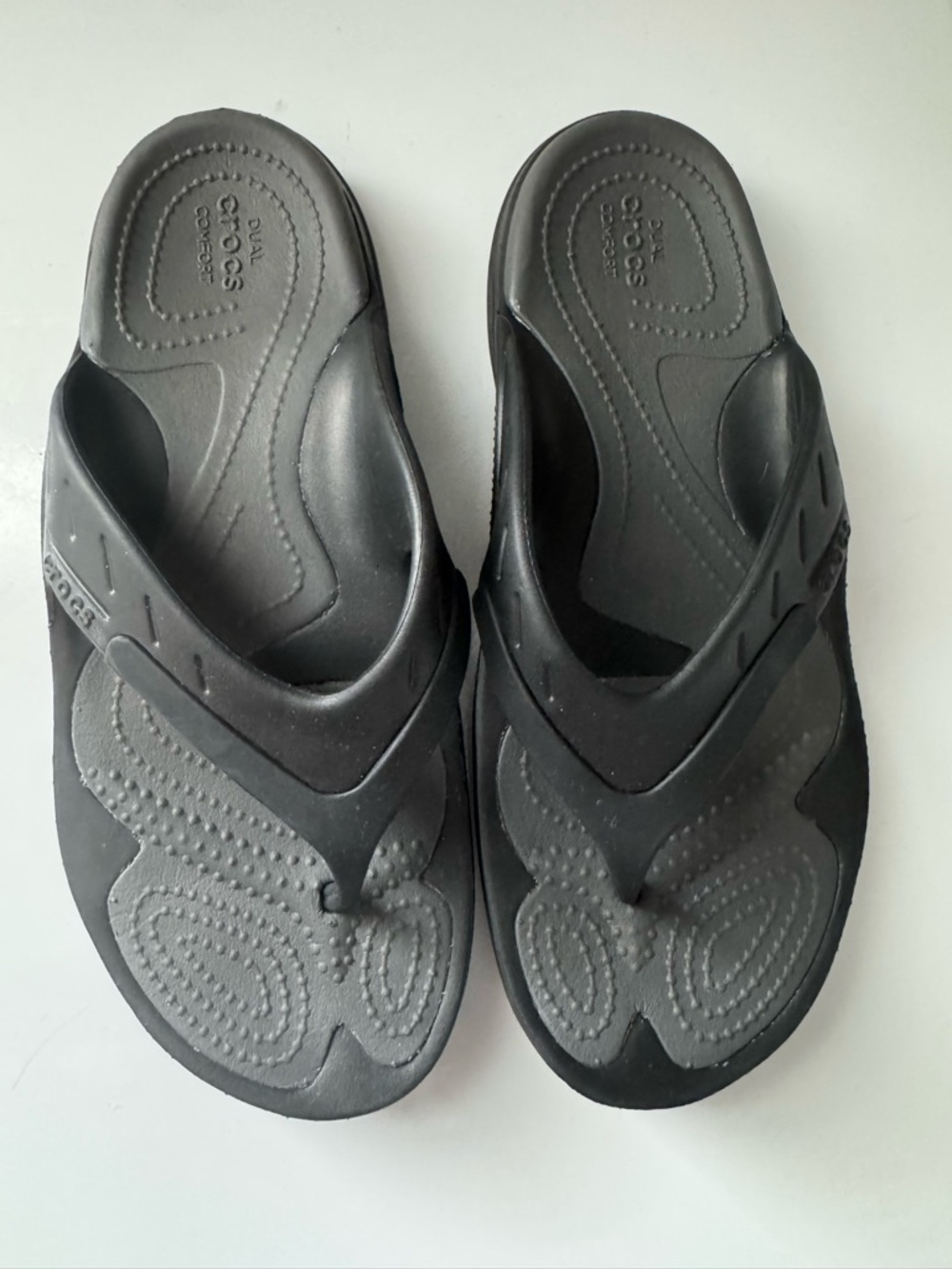 CROCS Black Dual-Comfort Flip Sandals - Picture 2 of 6